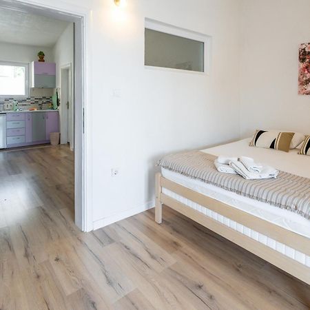 Apartments Miki Bar Eksteriør billede