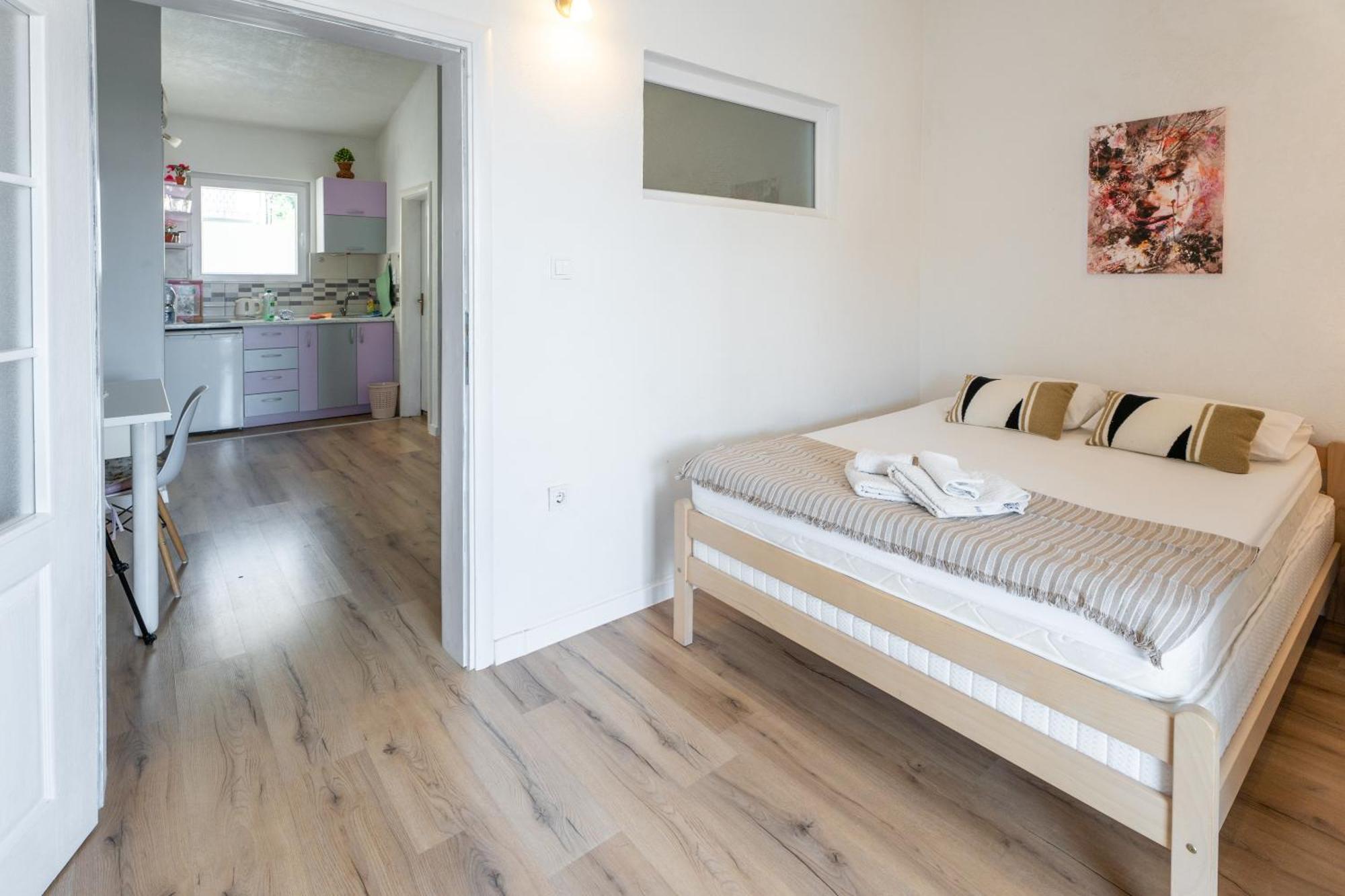 Apartments Miki Bar Eksteriør billede