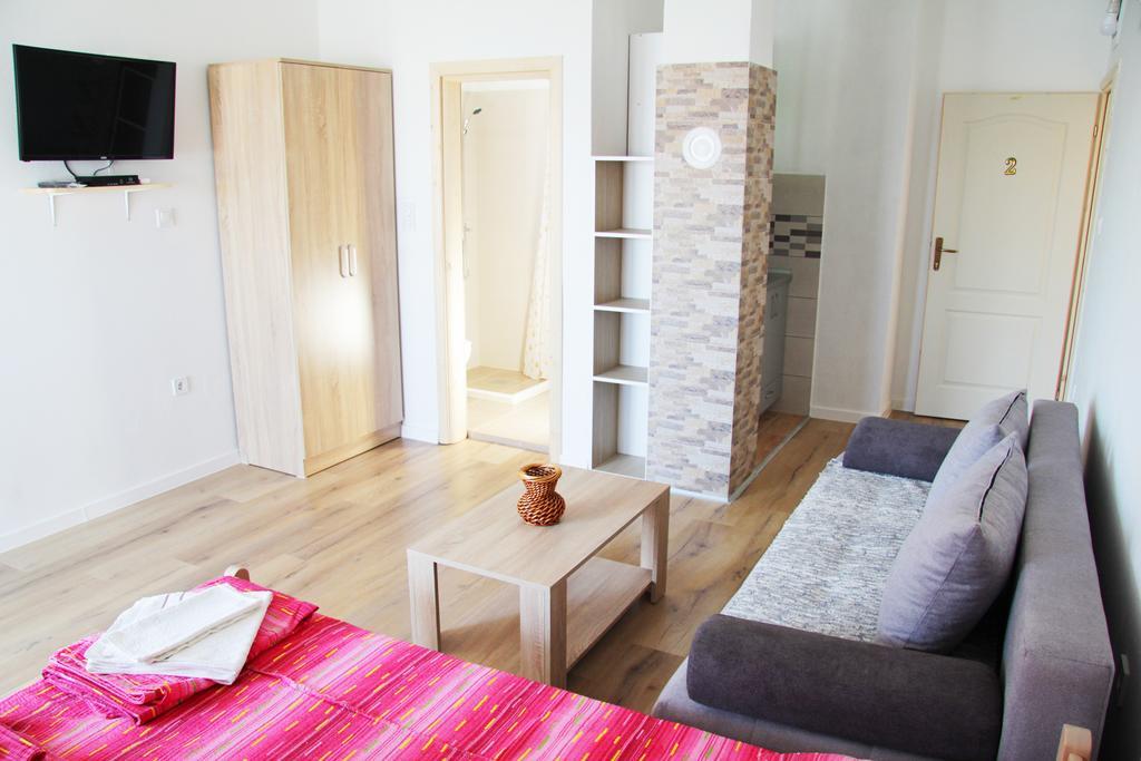 Apartments Miki Bar Eksteriør billede