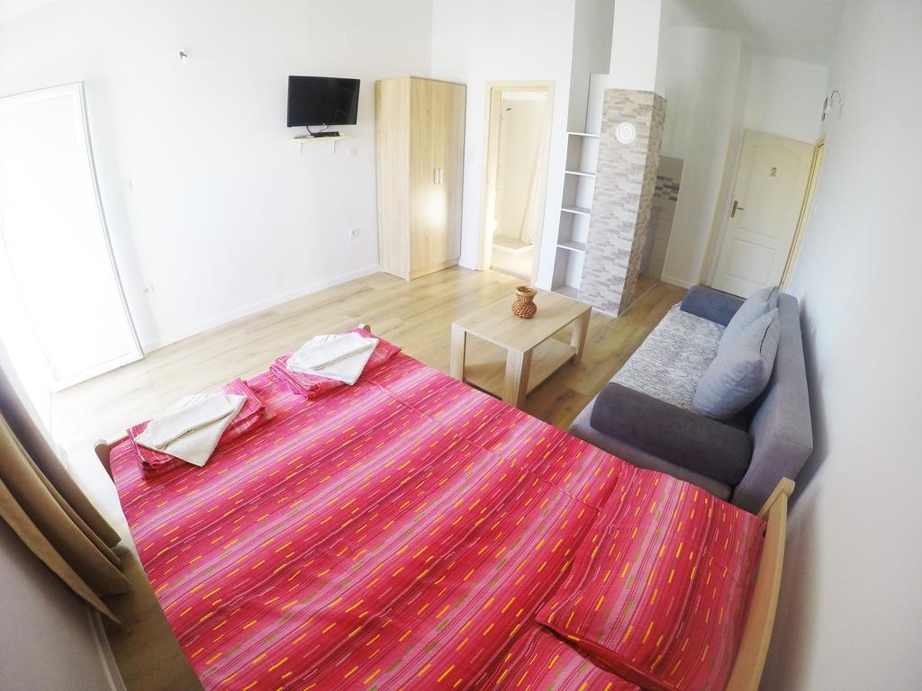 Apartments Miki Bar Eksteriør billede
