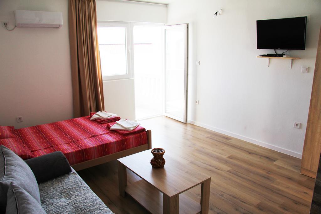 Apartments Miki Bar Eksteriør billede