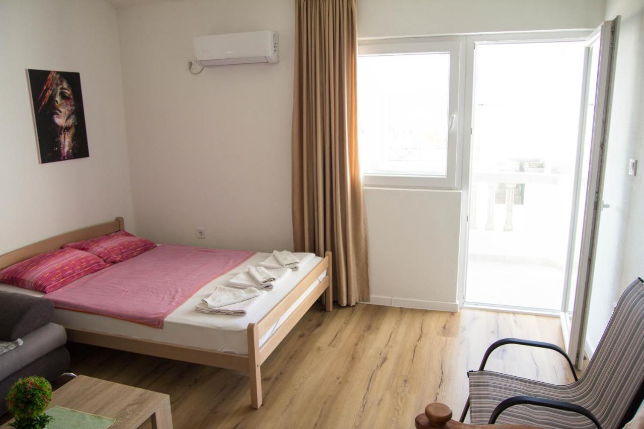 Apartments Miki Bar Eksteriør billede